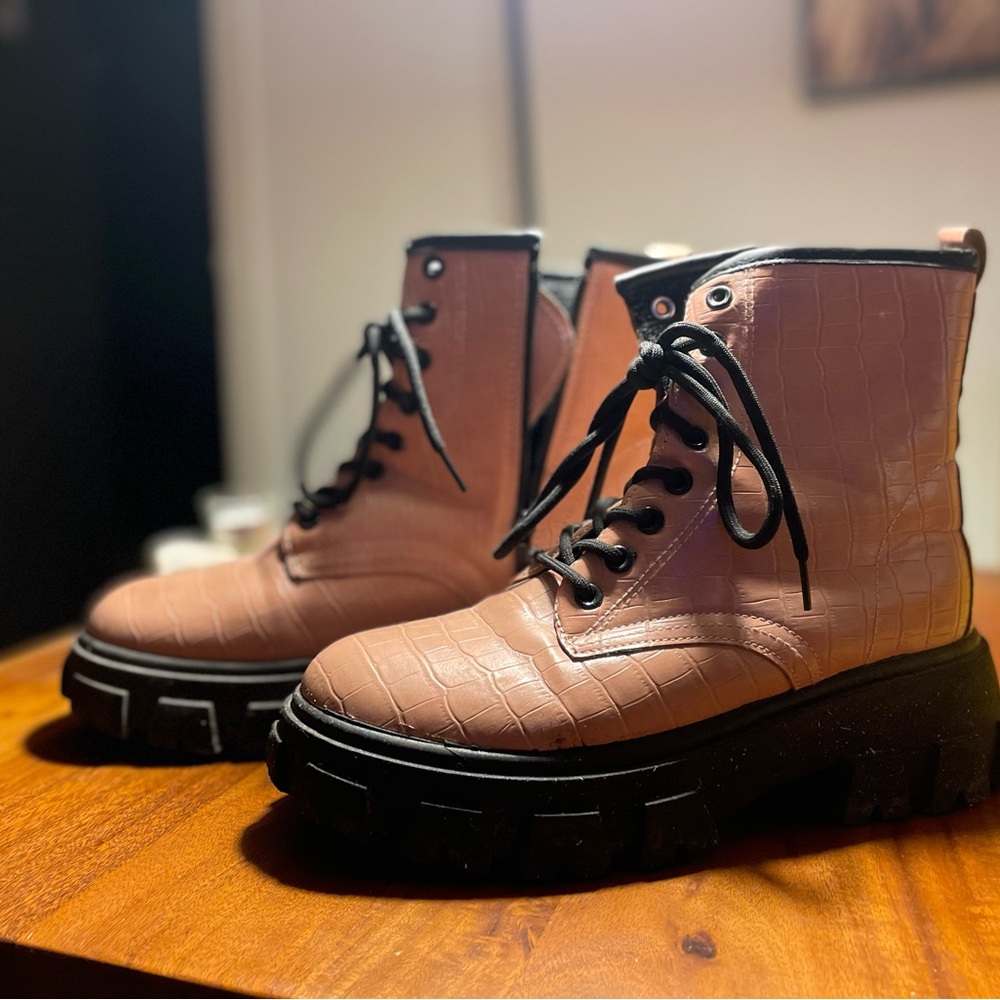 Chunky Platform Lace-Up Zipper Combat Boots in Blush Pink